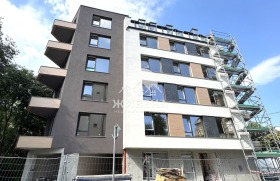 Продава 3-стаен град Варна Базар Левски - [1] 
