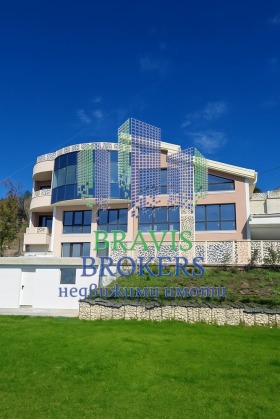 House m-t Akchelar, Varna