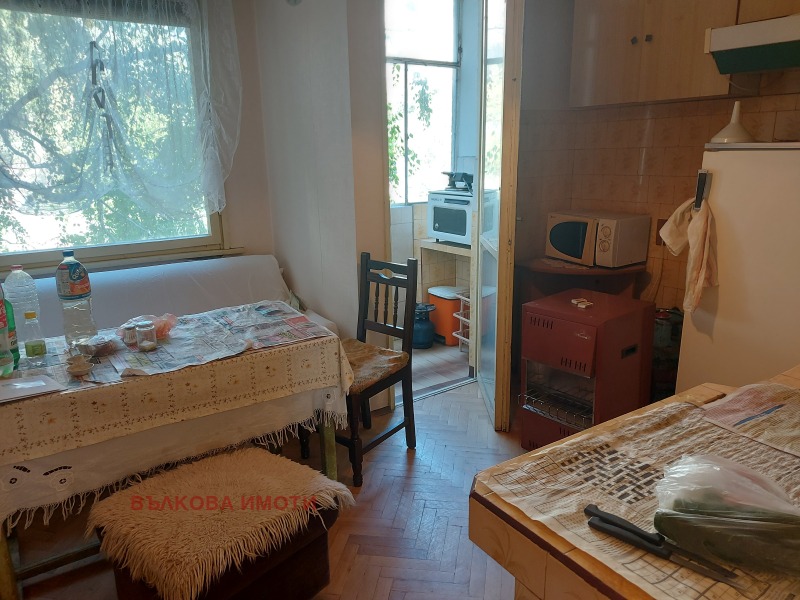 Myytävänä  2 makuuhuonetta Stara Zagora , Tri tšutšura - sever , 84 neliömetriä | 37389288 - kuva [11]