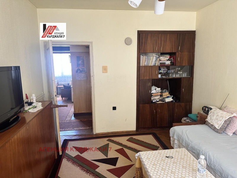 Продава 3-СТАЕН, град Кърджали, Център • 70000 € / 136908.10 лв. • 64808361 1