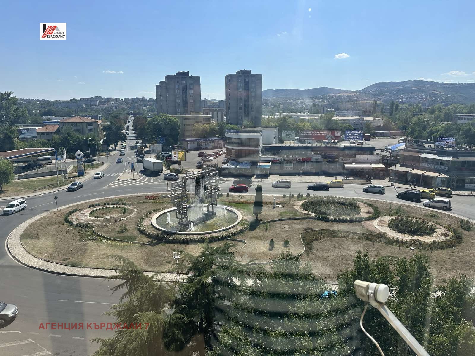 Продава 3-СТАЕН, гр. Кърджали, Център, снимка 2 - Апартаменти - 52000016