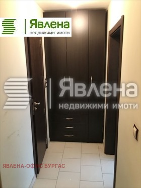 1 dormitorio Vazrazhdane, Burgas 8