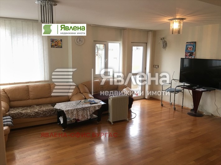 Продава 2-СТАЕН, гр. Бургас, Възраждане, снимка 1 - Aпартаменти - 48646075