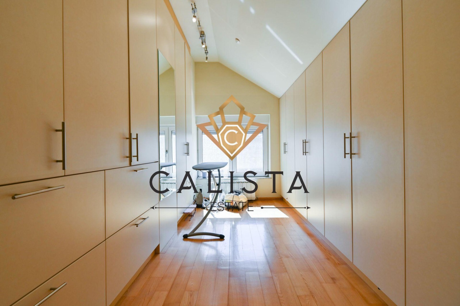 Продава КЪЩА, гр. София, Горна баня, снимка 9 - Къщи - 54065836