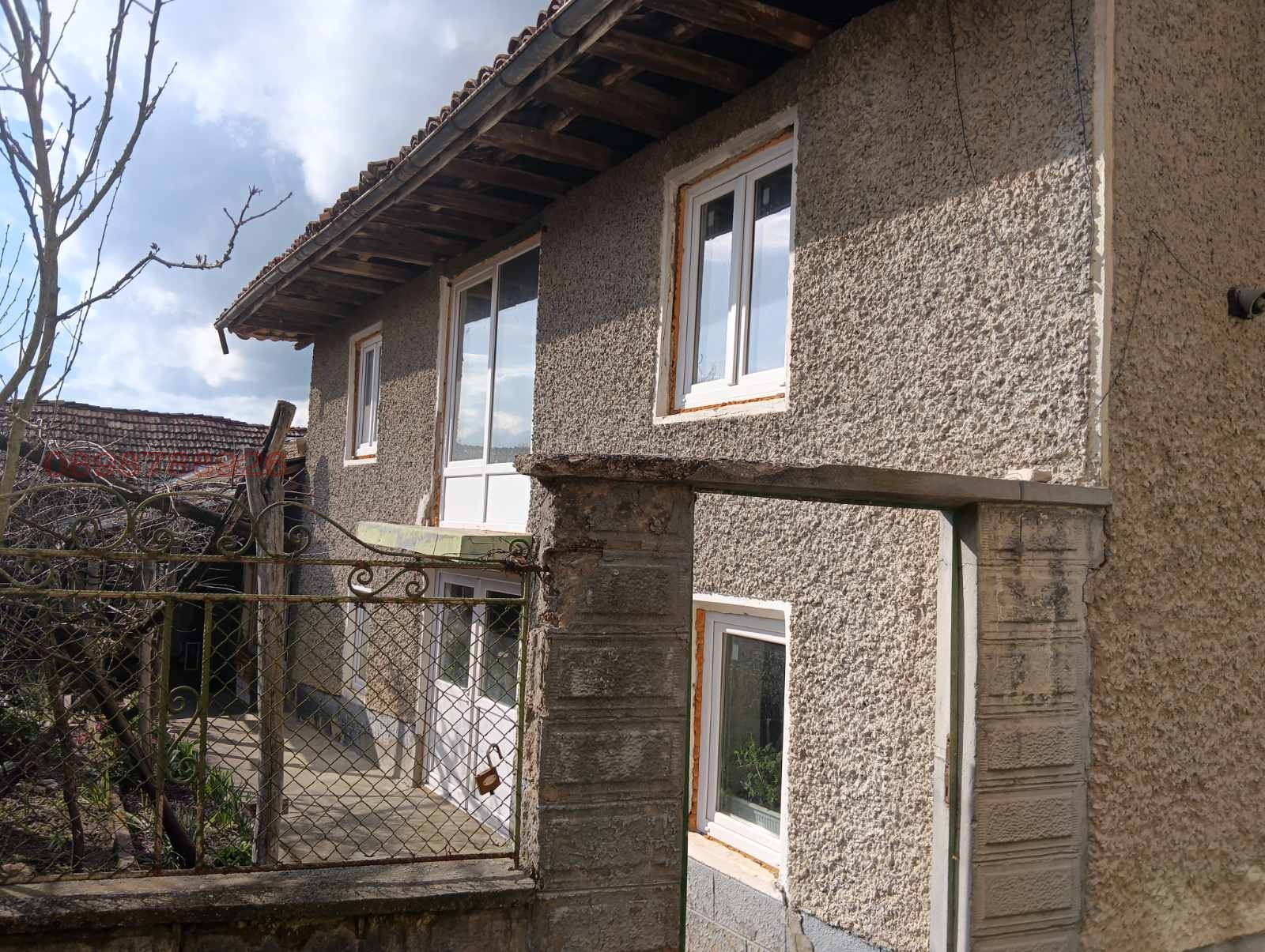 Продава КЪЩА, с. Веселиново, област Шумен