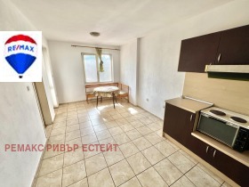 2 dormitoare Drujba 1, Ruse