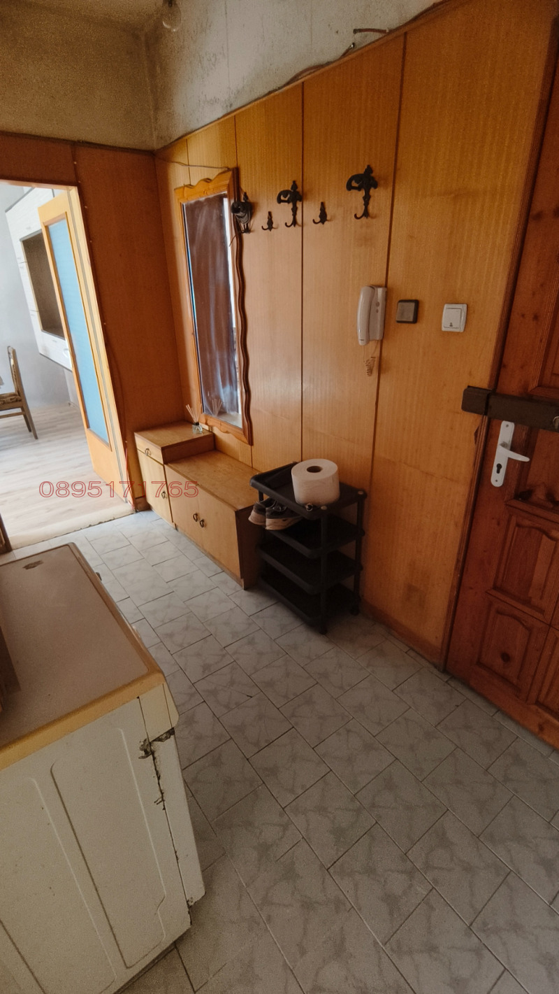 Продава 1-СТАЕН, гр. Добрич, ЖП Гара, снимка 11 - Апартаменти - 52779901