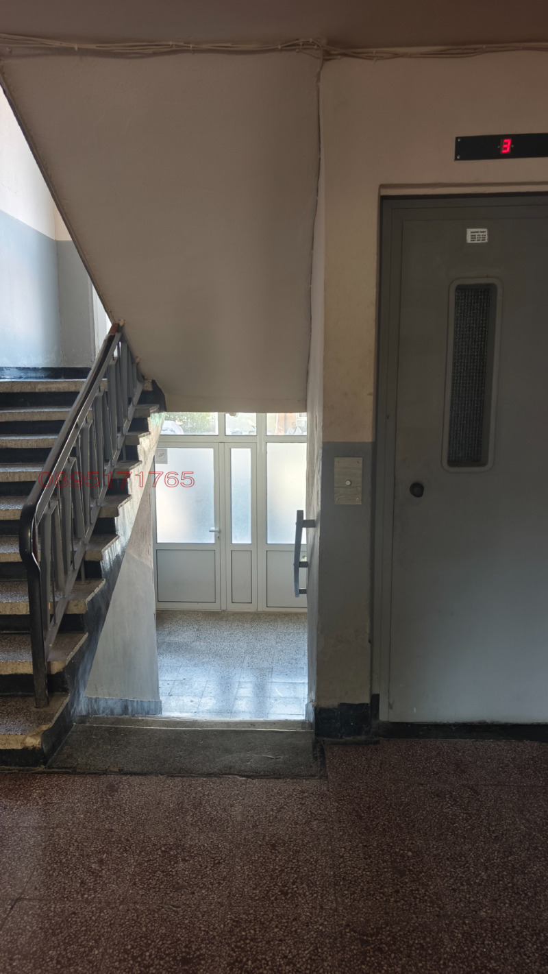 Продава 1-СТАЕН, гр. Добрич, ЖП Гара, снимка 17 - Апартаменти - 52779901