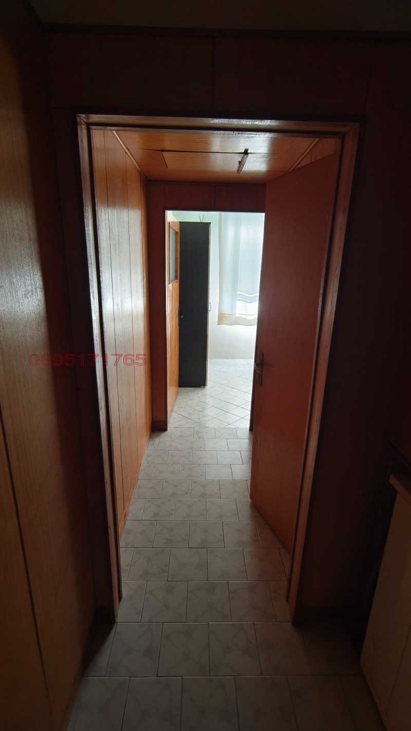 Продава 1-СТАЕН, гр. Добрич, ЖП Гара, снимка 8 - Апартаменти - 52779901