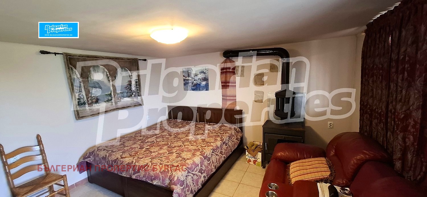 Продава КЪЩА, с. Светлина, област Бургас, снимка 15 - Къщи - 56109187