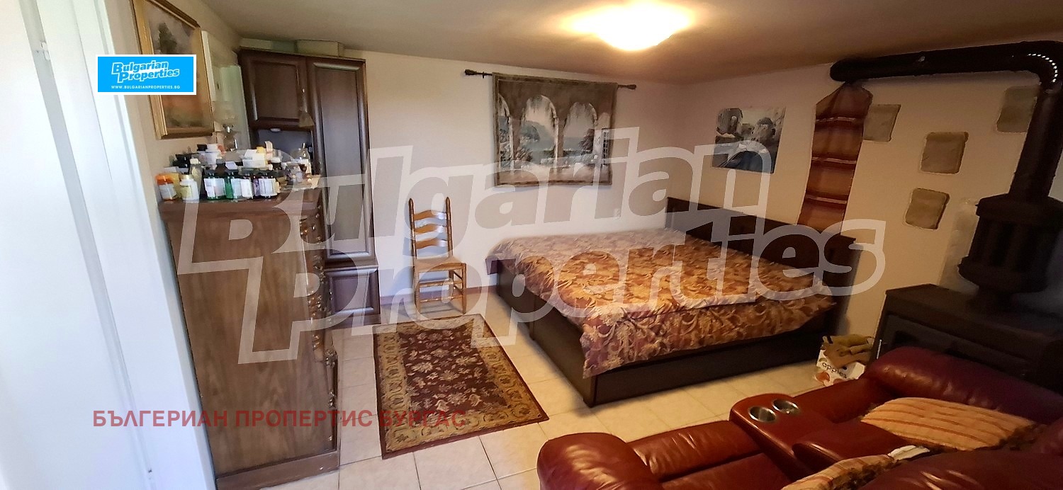 Продава КЪЩА, с. Светлина, област Бургас, снимка 14 - Къщи - 56109187