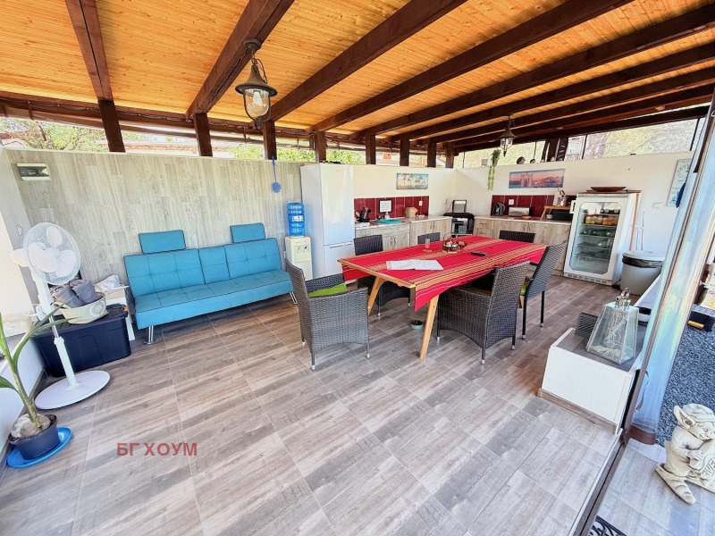 Продава КЪЩА, гр. Бургас, с. Изворище, снимка 2 - Къщи - 52152093