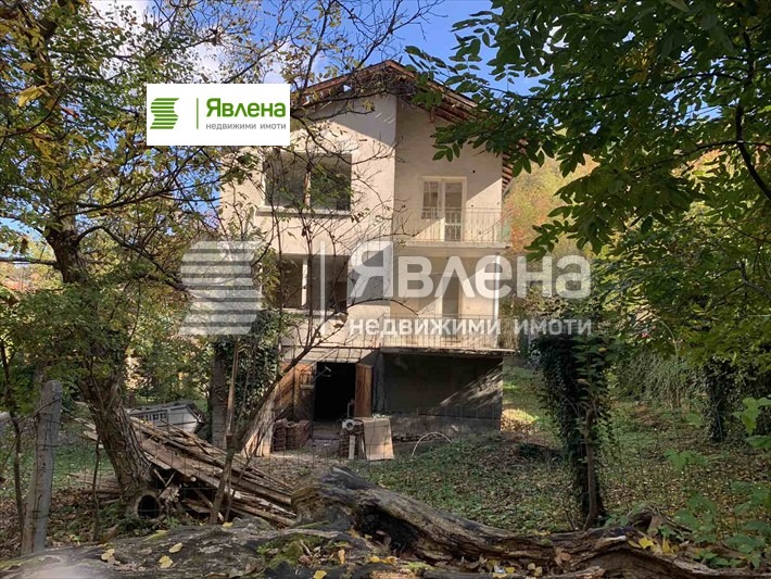 Продава КЪЩА, гр. София, с. Владая