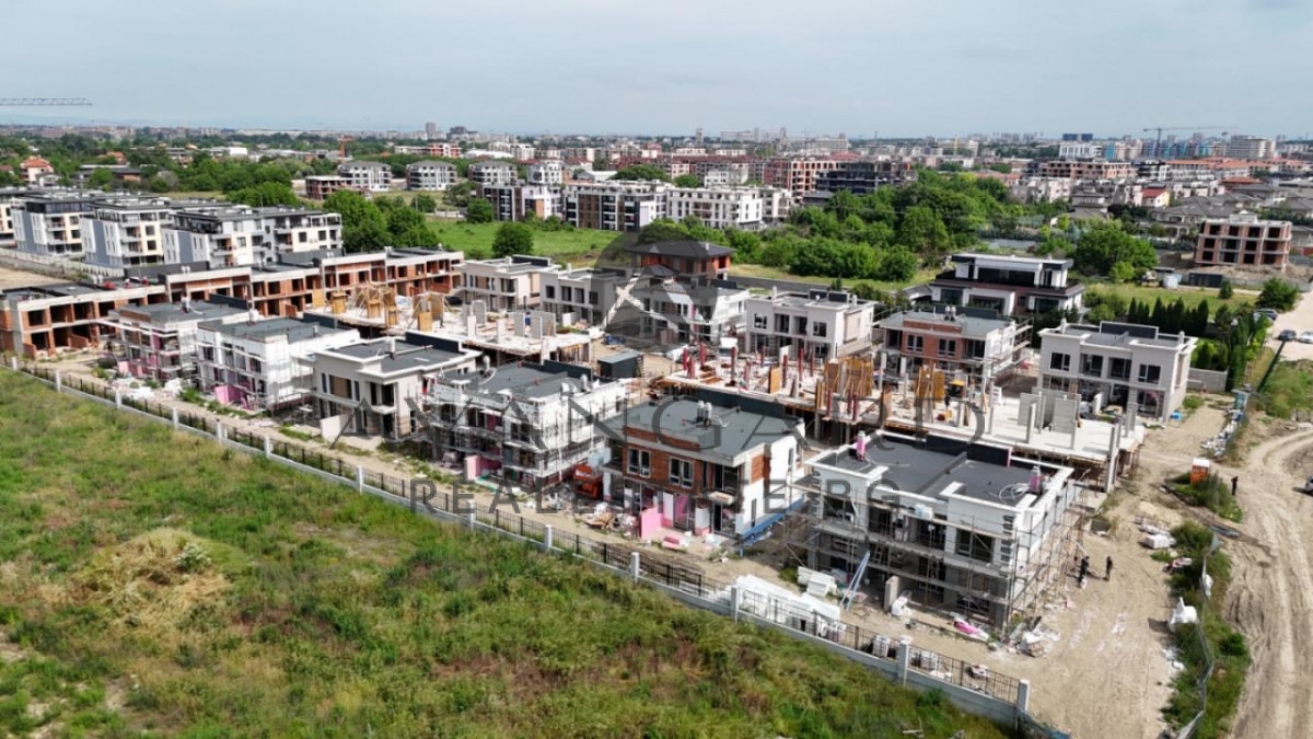 Продава КЪЩА, гр. Пловдив, Остромила, снимка 2 - Къщи - 49299979