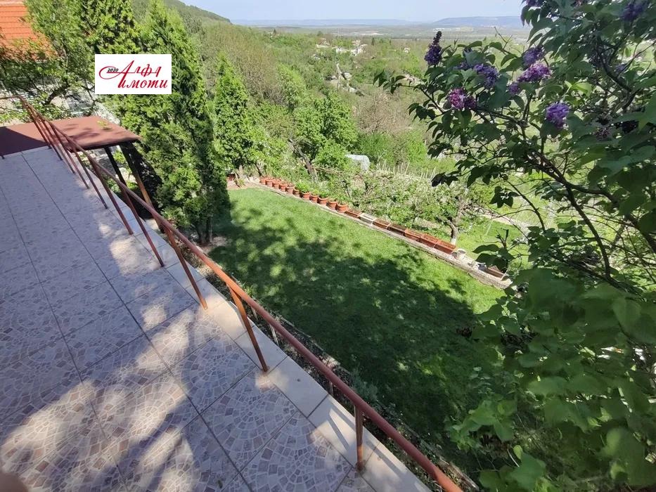 Продава ВИЛА, гр. Шумен, м-т Чашка, снимка 2 - Вили - 51558897