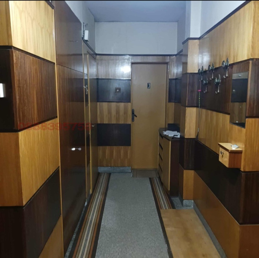 Продава ЕТАЖ ОТ КЪЩА, гр. Плевен, 9-ти квартал, снимка 2 - Етаж от къща - 54050953