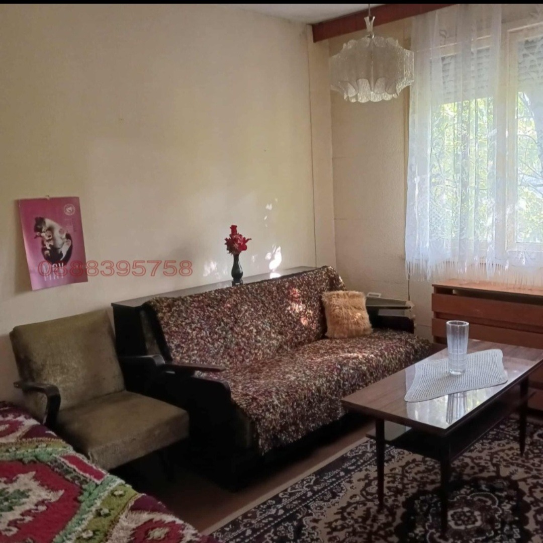 Продава ЕТАЖ ОТ КЪЩА, гр. Плевен, 9-ти квартал, снимка 4 - Етаж от къща - 54050953