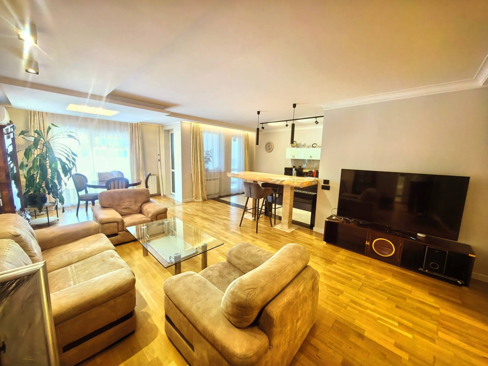 Продава 3-СТАЕН, гр. София, Лозенец, снимка 2 - Апартаменти - 55250651