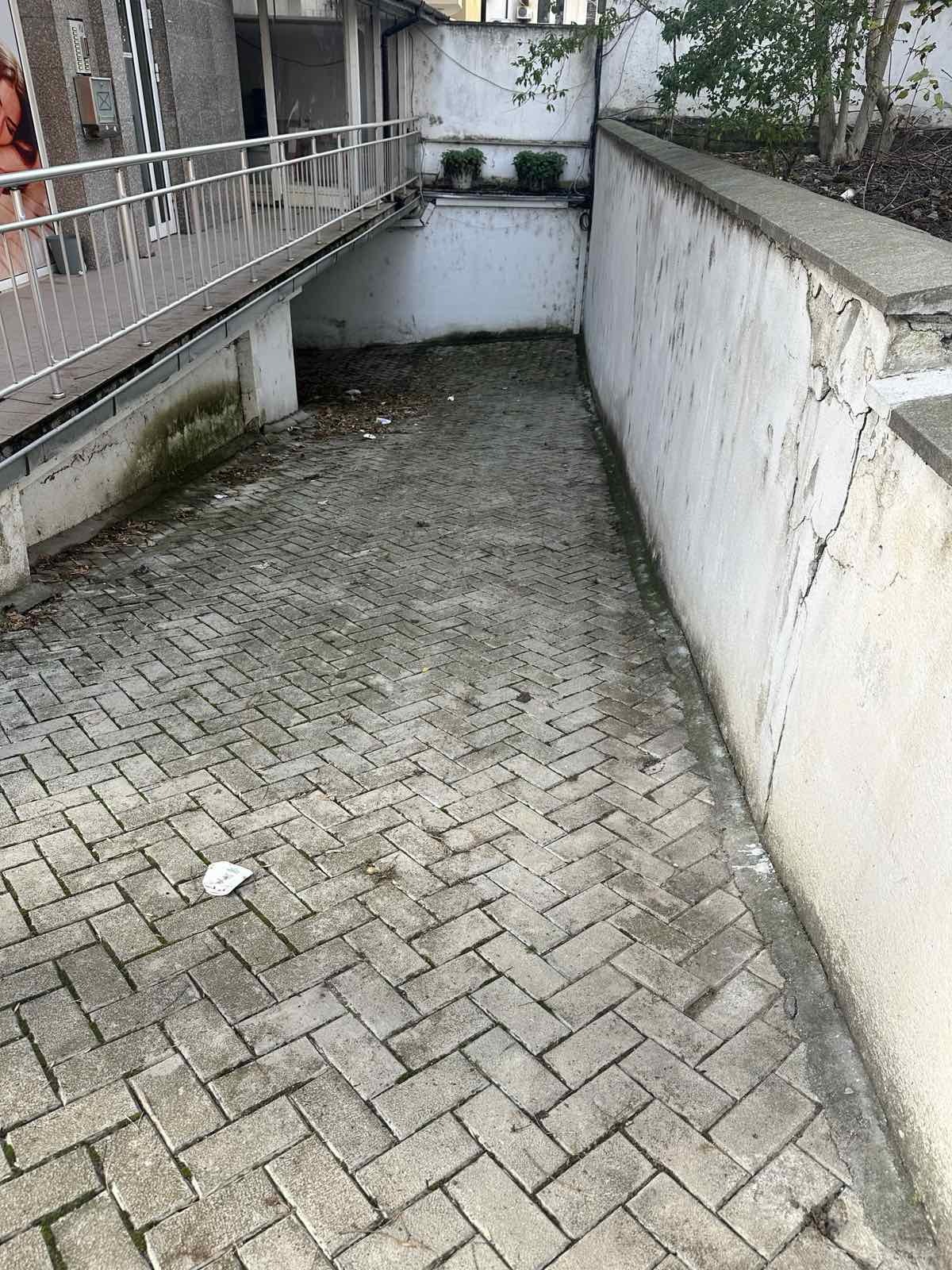 Продава ГАРАЖ, ПАРКОМЯСТО, гр. Кърджали, Център, снимка 8 - Гаражи и паркоместа - 55293390