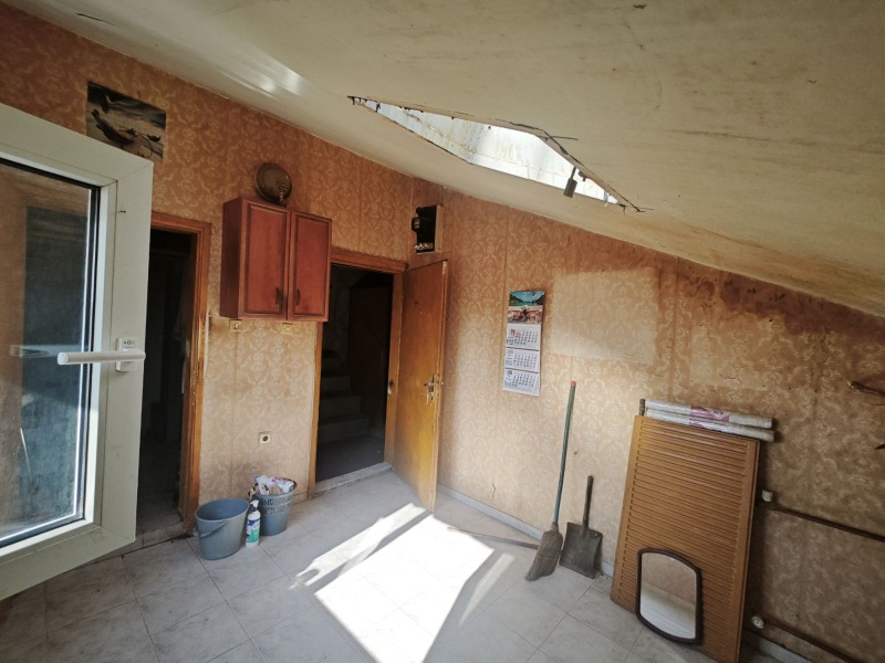 Продава АТЕЛИЕ, ТАВАН в град Плевен, Идеален център - 15 кв.м / 26 999 € » 52 805.45 лв., ФОР СЕЛ РЕАЛ ЕСТЕЙТ