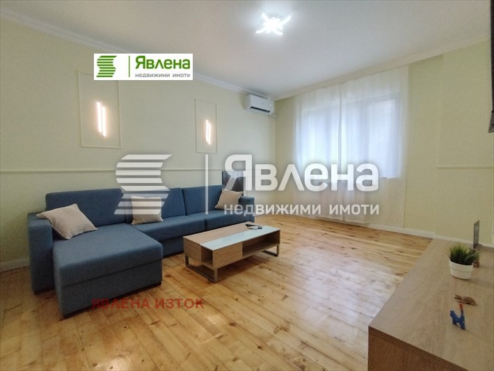 Продава  2-стаен град София , Център , 58 кв.м | 51818403