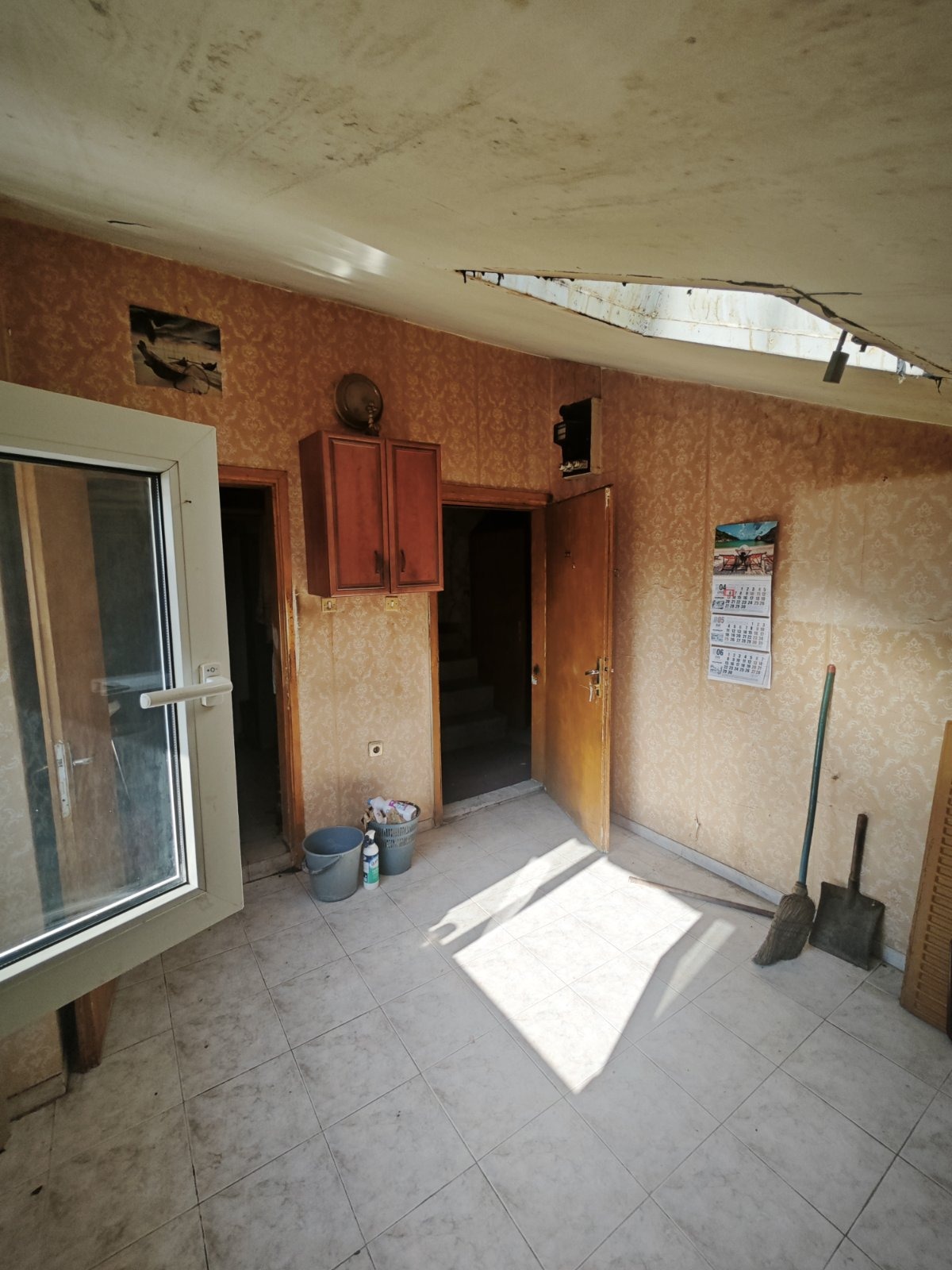 Продава АТЕЛИЕ, ТАВАН, гр. Плевен, Идеален център, снимка 6 - Апартаменти - 54288354