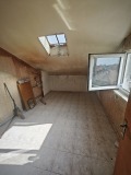 Продава АТЕЛИЕ, ТАВАН, град Плевен, Идеален център • 26999 € / 52805.45 лв. • 74399419 8
