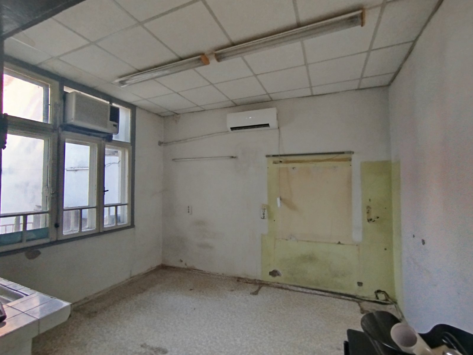 Продава ЕТАЖ ОТ КЪЩА, гр. Русе, Център, снимка 3 - Етаж от къща - 55561445