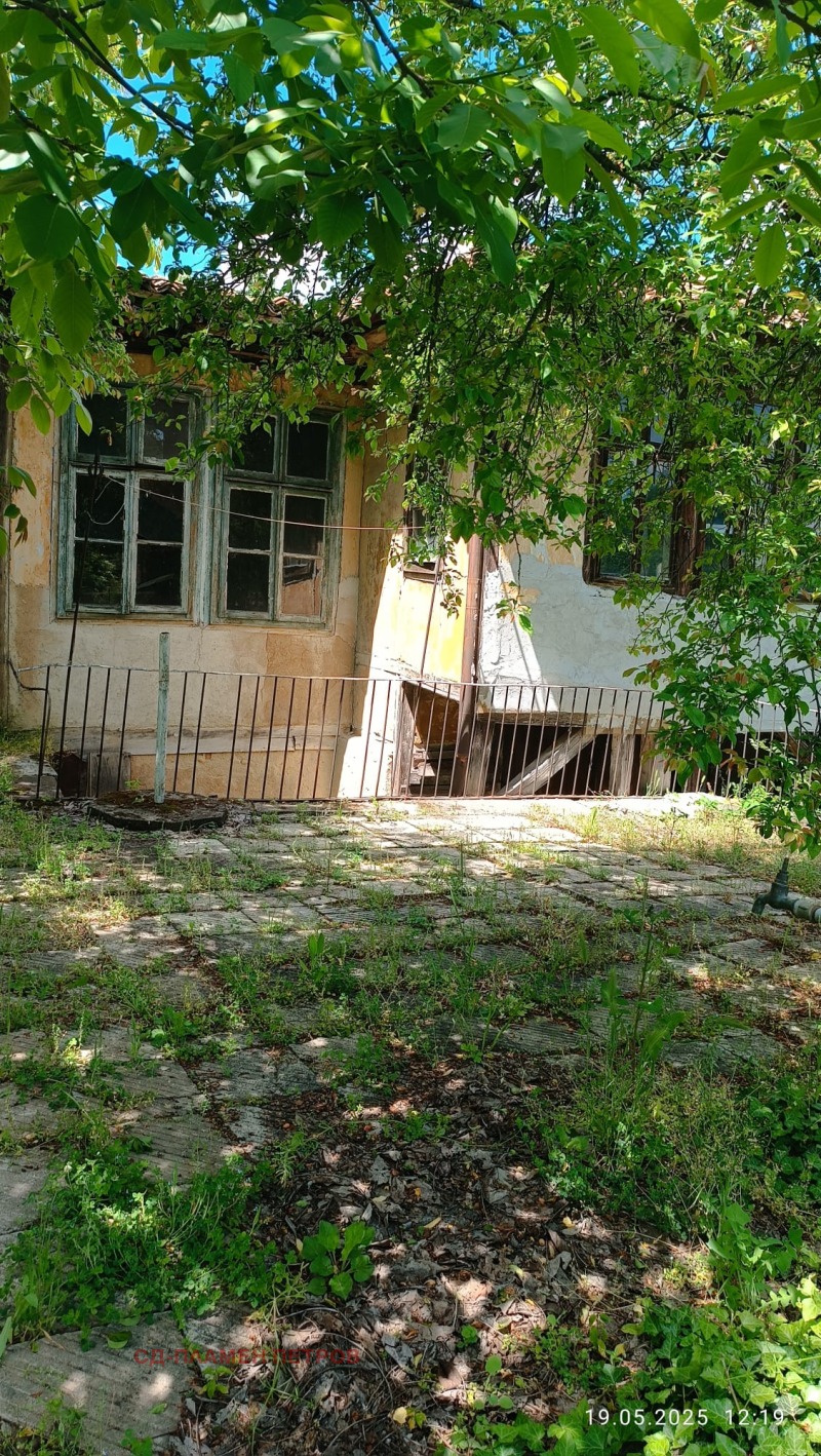 Продава КЪЩА в град Шумен, Център - 119 кв.м / 100 000 € » 195 583.00 лв., СД-ПЛАМЕН ПЕТРОВ