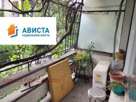 2-стаен град София, Изток 4