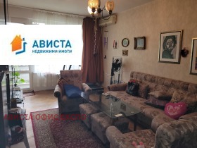 2-стаен град София, Изток 1