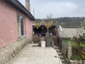 Продава къща град Варна м-т Сълзица - [1] 
