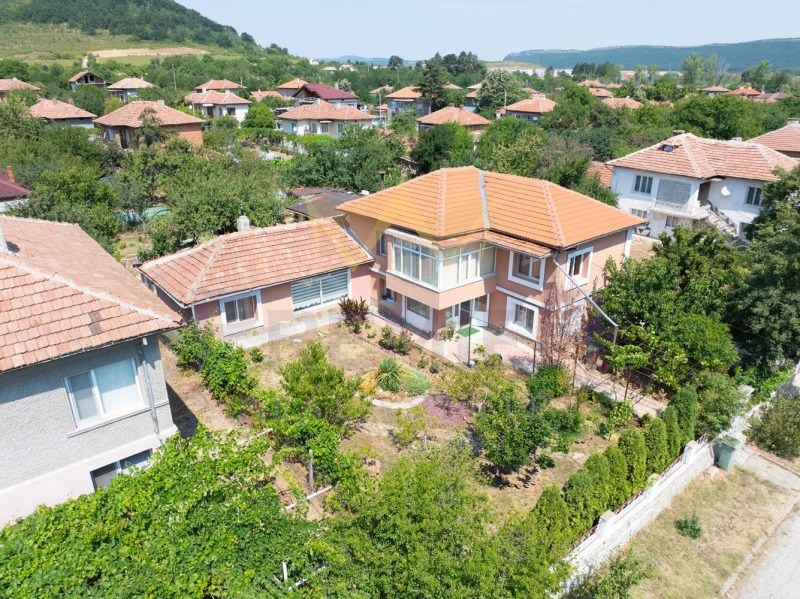 In vendita  Casa regione Varna , Asparuhovo , 240 mq | 46658038