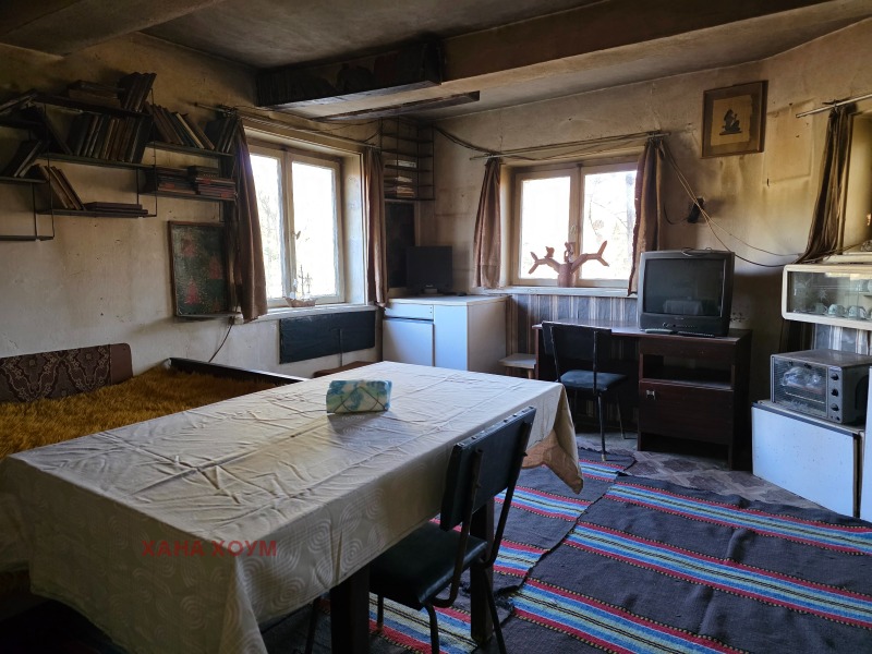 Продава КЪЩА, с. Патрешко, област Ловеч, снимка 11 - Къщи - 52153503