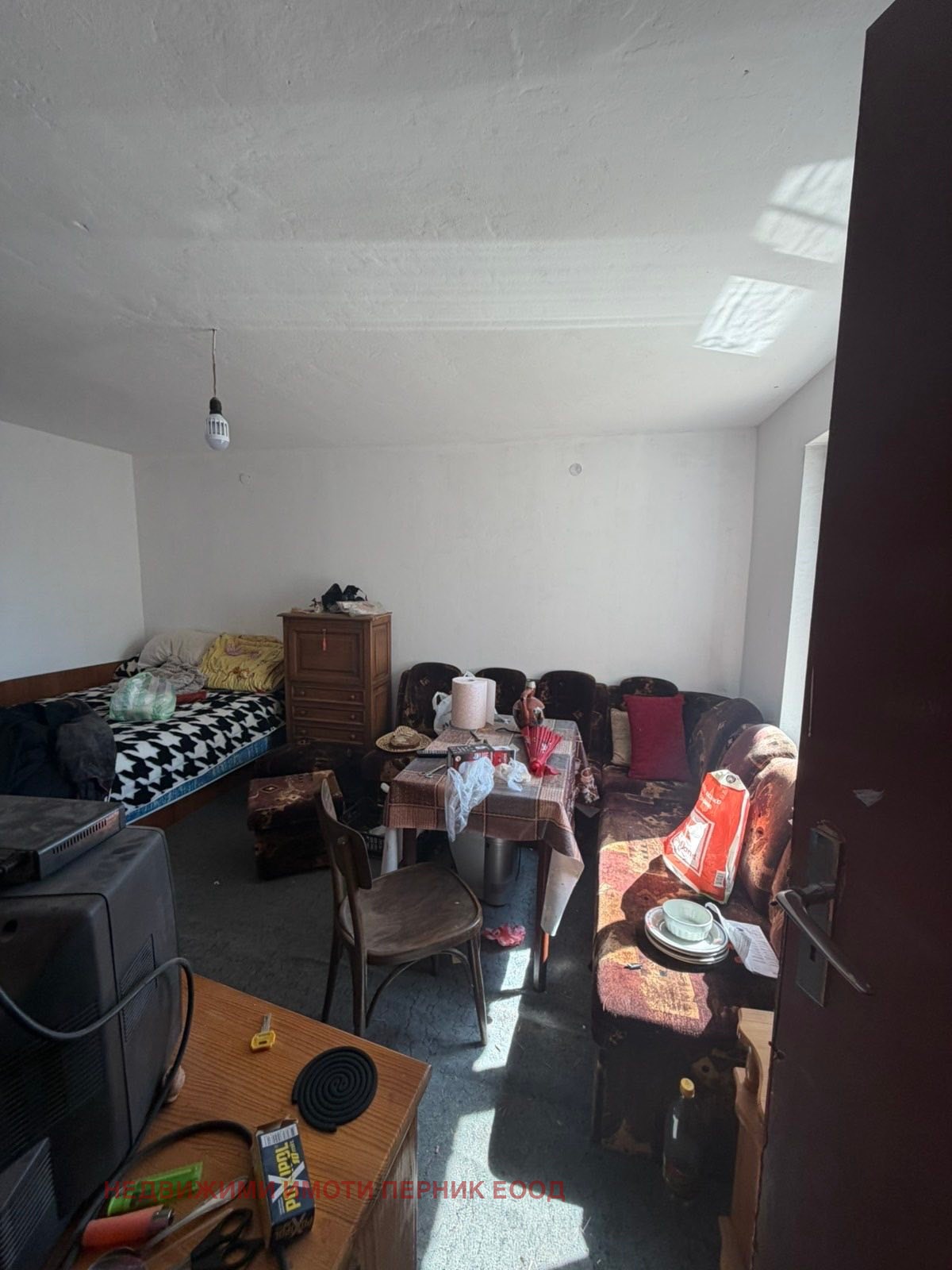 Продава КЪЩА, с. Садовик, област Перник, снимка 9 - Къщи - 54759797