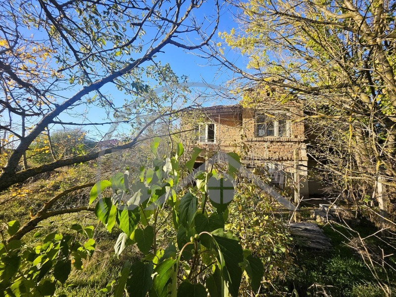 Продава КЪЩА, с. Червенци, област Варна, снимка 3 - Къщи - 52649883