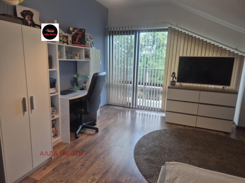 Продава КЪЩА, гр. София, м-т Детски град, снимка 10 - Къщи - 52712474