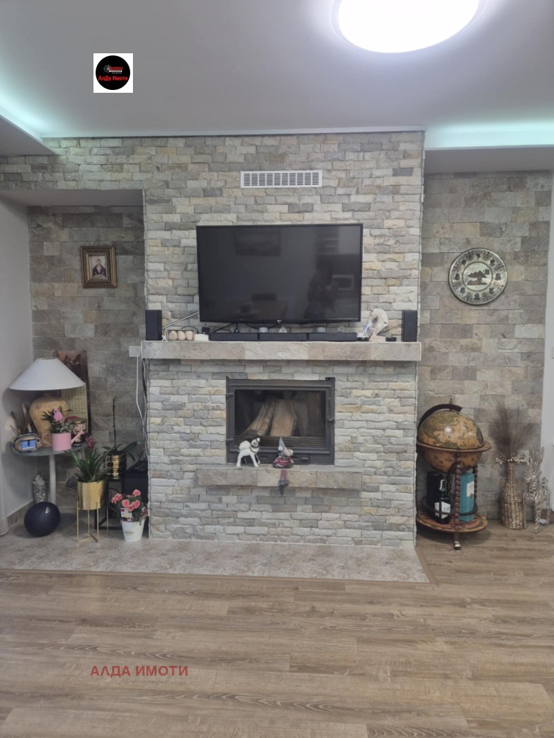 Продава КЪЩА, гр. София, м-т Детски град, снимка 4 - Къщи - 52712474