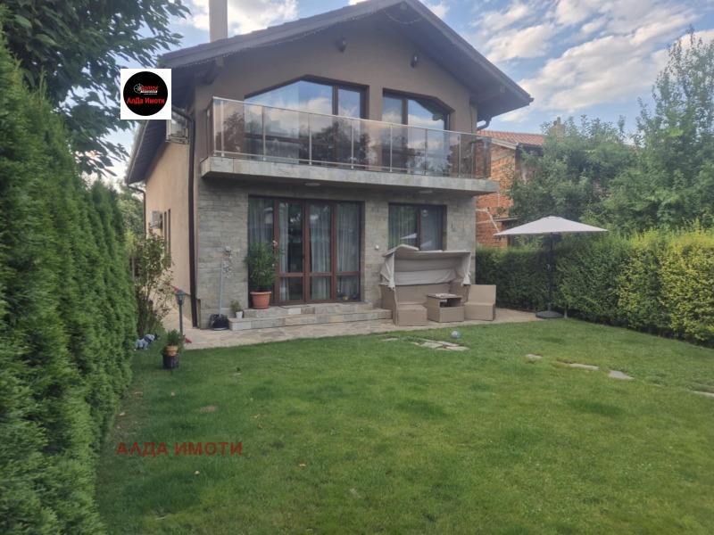 Продава КЪЩА, гр. София, м-т Детски град