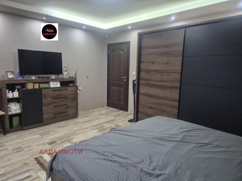 Продава КЪЩА, гр. София, м-т Детски град, снимка 7 - Къщи - 52712474