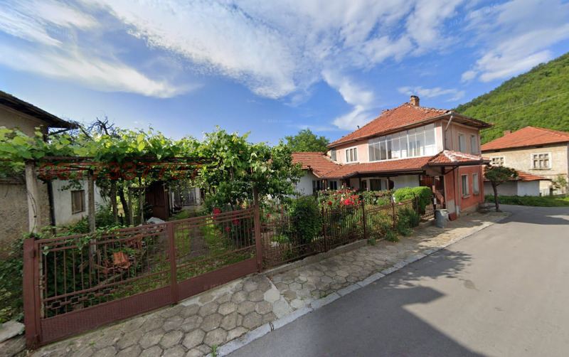 Продава КЪЩА, с. Лесидрен, област Ловеч, снимка 4 - Къщи - 53427240