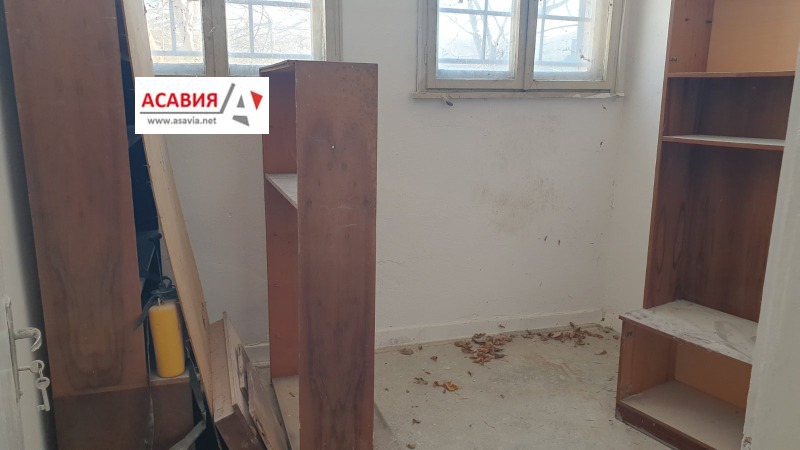 Продава СКЛАД, гр. Ловеч, Широк център, снимка 1 - Складове - 48945873