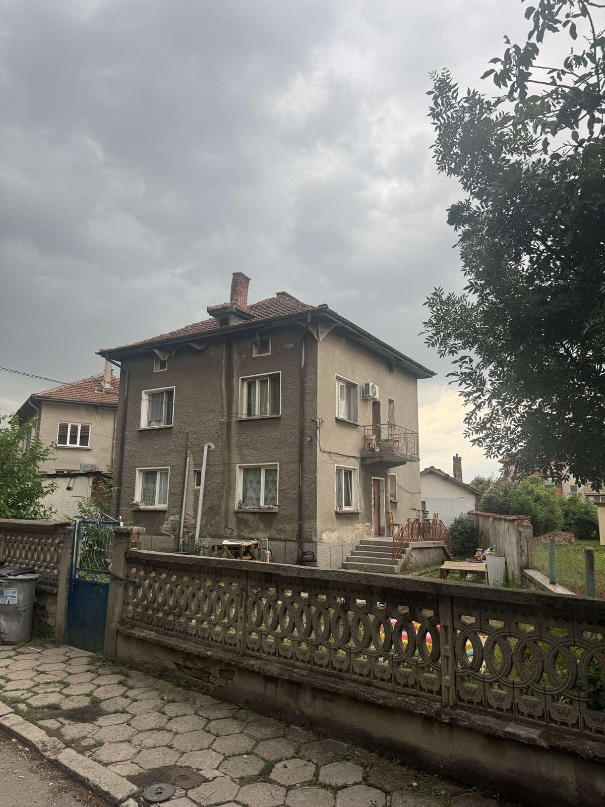 Продава КЪЩА, с. Бусманци, област София област