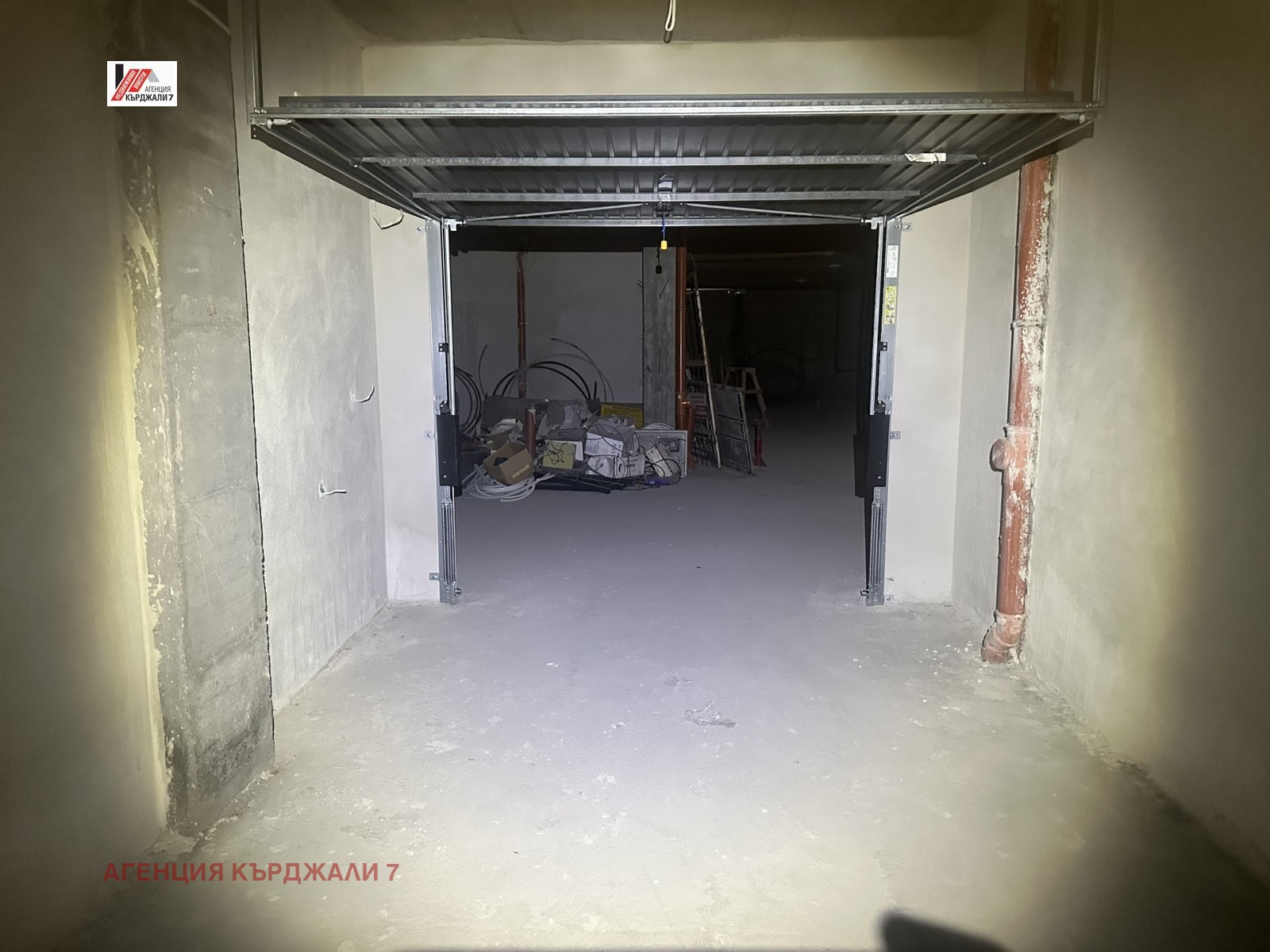 Продава ГАРАЖ, ПАРКОМЯСТО, гр. Кърджали, Възрожденци, снимка 2 - Гаражи и паркоместа - 55735743