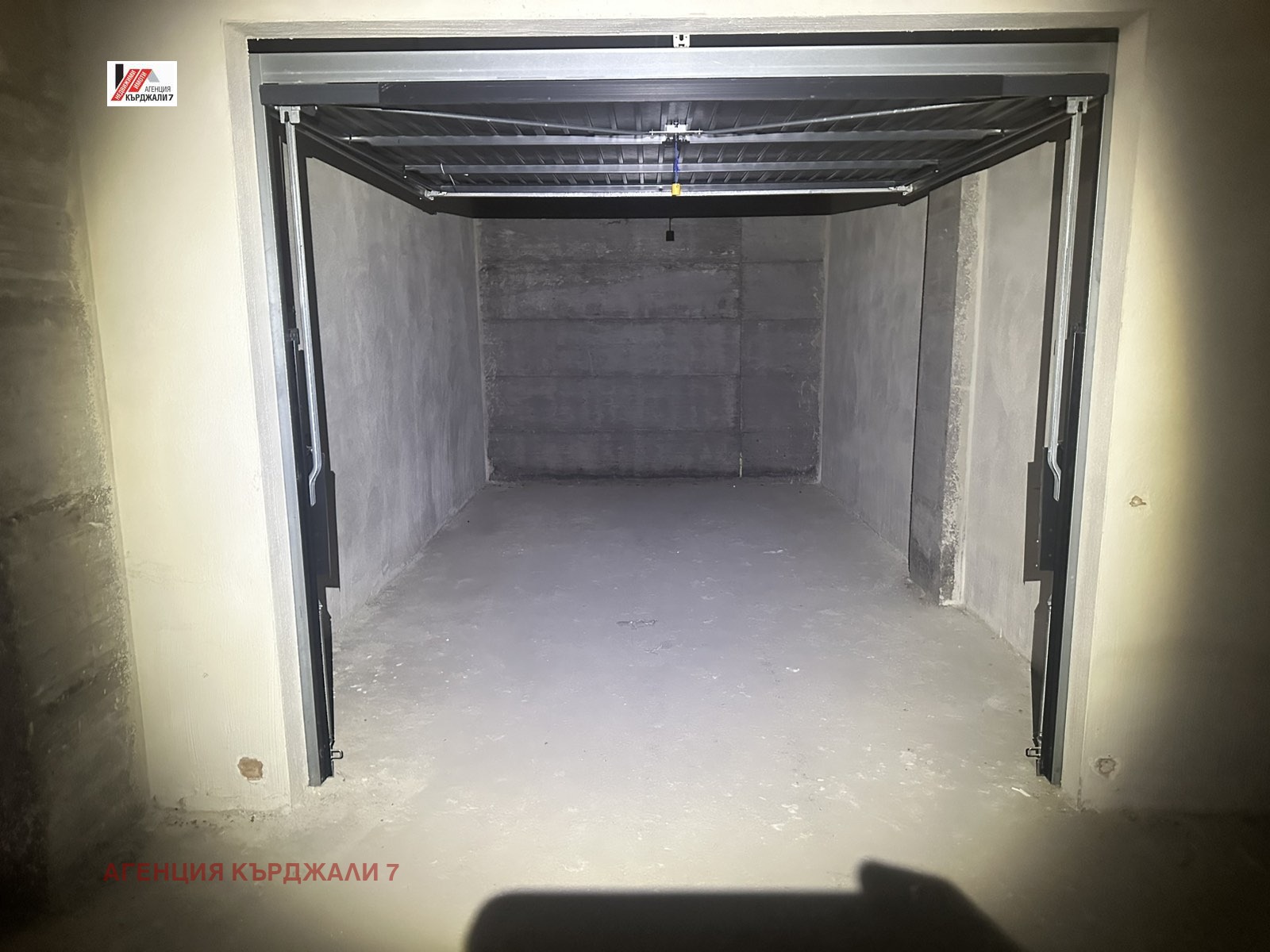 Продава ГАРАЖ, ПАРКОМЯСТО, гр. Кърджали, Възрожденци