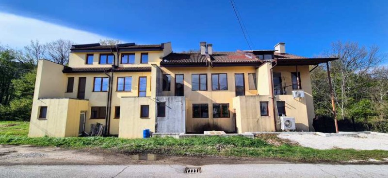 Продава КЪЩА в град Габрово, Сарани - 165 кв.м / 112 500 € » 220 030.88 лв., СУПРИММО ОФИСИ В СТРАНАТА