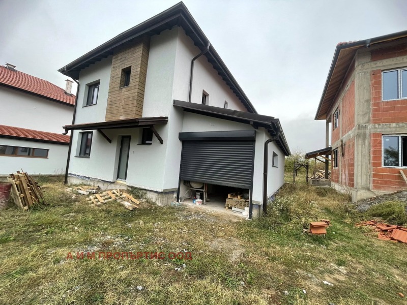 Продава КЪЩА в град Кюстендил, Могилата - 195 кв.м / 260 000 € » 508 515.80 лв., А И М ПРОПЪРТИС ООД
