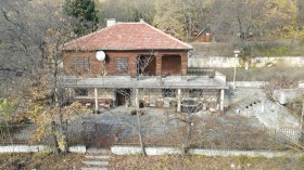 Продажба на имоти в с. Дебелец, област Варна - изображение 3 
