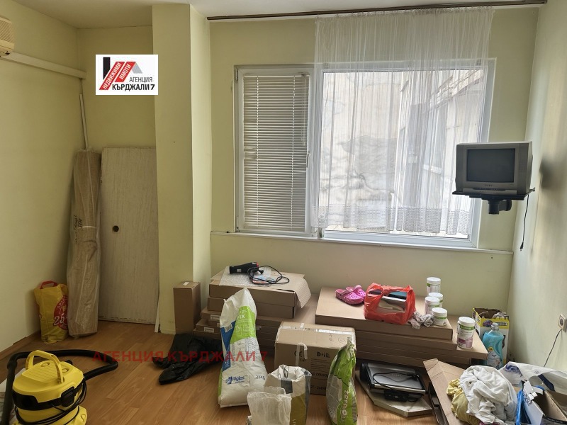 Продава 4-СТАЕН, гр. Кърджали, Възрожденци, снимка 10 - Апартаменти - 53588563