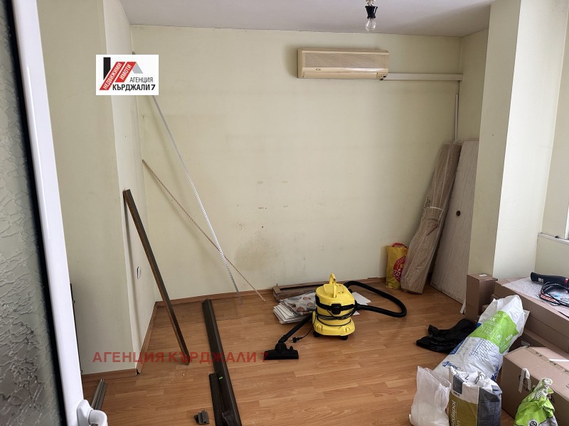 Продава 4-СТАЕН, гр. Кърджали, Възрожденци, снимка 9 - Апартаменти - 53588563